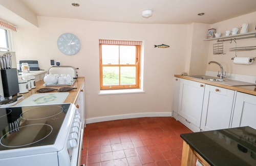 Cley next the Sea Cottage | BEACH COTTAGE, family friendly, with open fire in Salthouse, Norfolk