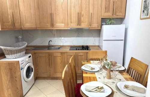 Golem Apartment | Beach Family House & Free Parking Golem, Durres
