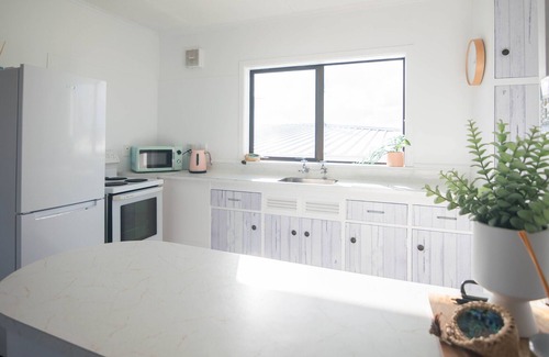Foxton Beach Apartment | Beach Front Apartment - Above Premium Coffee Shop