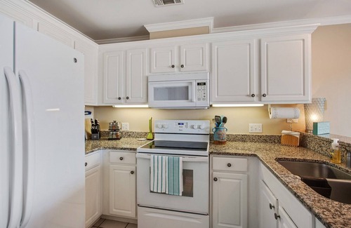 Tybee Island Condo | Beach Front Condo on the Strand, 101 Steps to the Beach STR2021-00204
