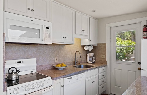 Carmel Cottage | Beach Front Cottages with Stunning Views Abalone Cottage