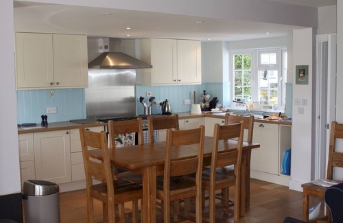 Middleton-on-Sea House | Beach Front Holiday Home. *Last Min Availability from 28th Aug!* 100+ 5* Reviews