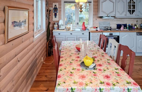 Hardangerfjord House | Beach front home in Omastrand