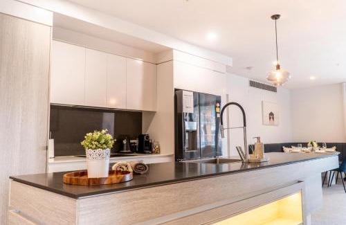 Burleigh Heads Apartment | Beach Front Luxury With Two Carparks, Pool, Gym