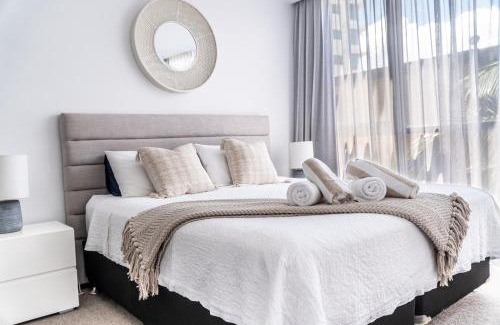 Burleigh Heads Apartment | Beach Front Luxury With Two Carparks, Pool, Gym