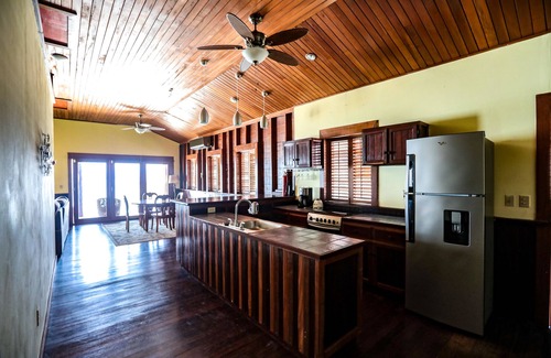 Isla Bastimentos House | Beach Front property