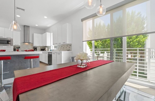 Pompano Beach House | Beach Getaway | 4BR w/ Balconies | Steps from Sand
