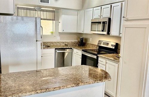 Fort Walton Beach - Destin Condo | Beach Getaway! Pet-friendly! Chateau La Mer 15E!
