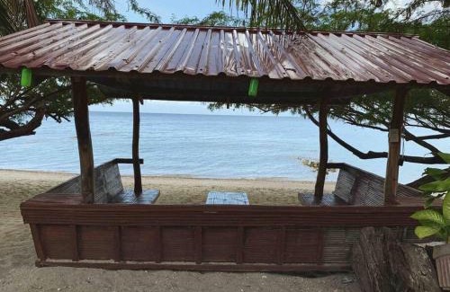 Sawang House | Beach getaway Studio Villa in Lobo