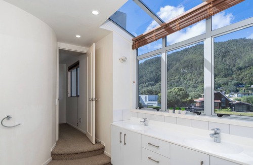 Pauanui House | Beach Haven Bonanza - Pauanui Holiday Home