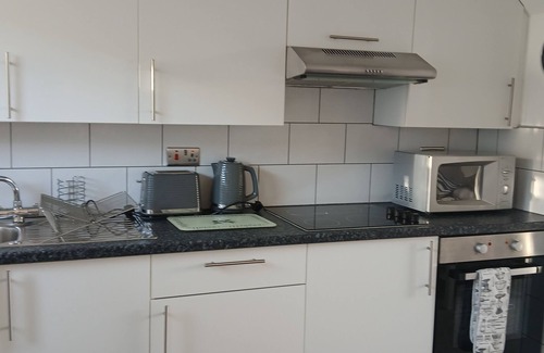 Stackpole Ski Chalet | Beach Home 3 mins walk to beach - Freshwater East