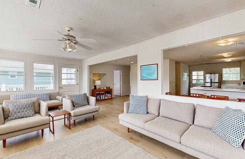 Edisto Island House | Beach home with huge lawn, open deck, covered patio & grill