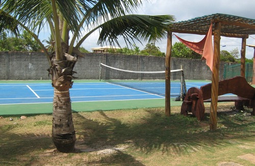 Itacimirim House | Beach house with pool, pond, mini tennis court, horses.