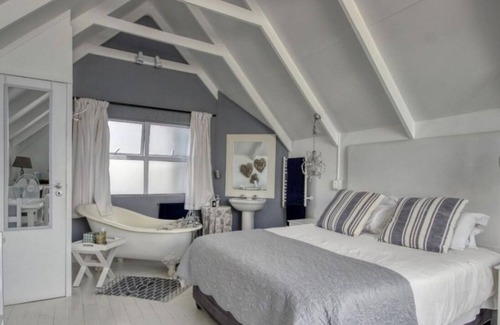 Plettenberg Bay Bed & Breakfast | Beach house- just kick off your shoes and make yourself at home
