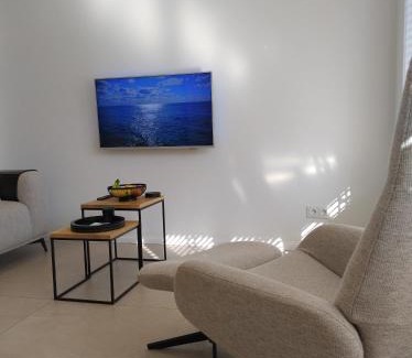 Scheveningen Badplaats Apartment | Beach House Rodine - free parking & bikes