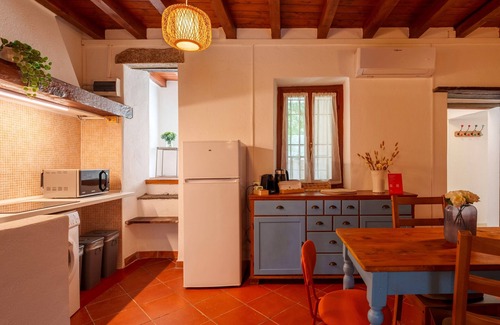 Bellagio Apartment | Beach Lake Bellagio by Wonderful Italy