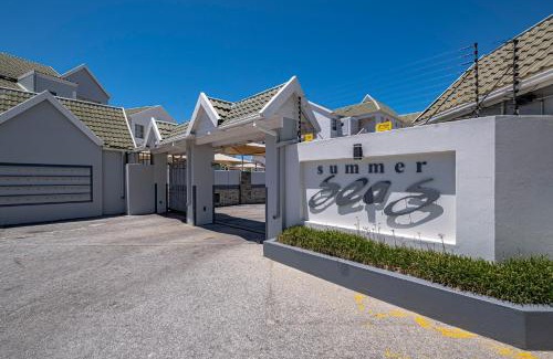 Pollok Beach Apartment | Beach life