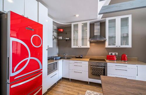 Pollok Beach Apartment | Beach life