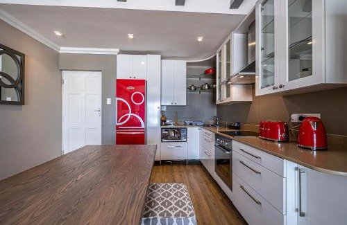 Pollok Beach Apartment | Beach life