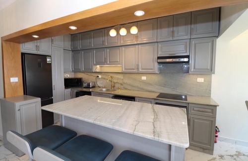 Al-Muntazah Apartment | Beach Luxury Mamoura Private Beach