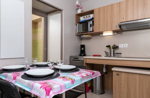 Les Bormettes Apartment | Beach Pool Steam room Tennis