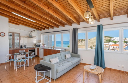Burgau Apartment | Beach Retreat in Burgau