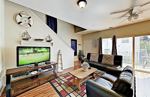Downtown Apartment | Beach Retreat