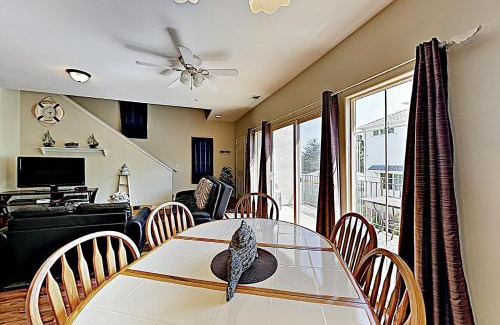 Downtown Apartment | Beach Retreat