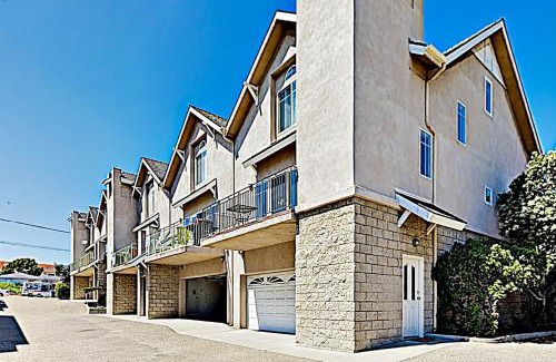 Downtown Apartment | Beach Retreat