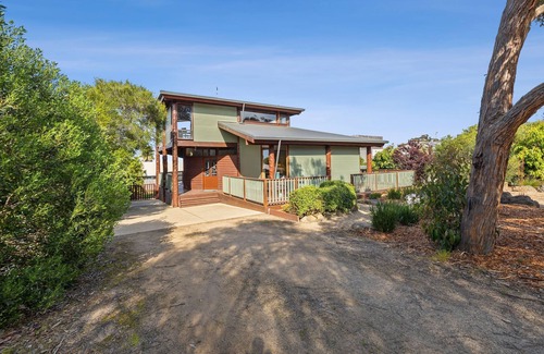 Surf Coast House | Beach Retreats I Ocean Views I Pet Friendly