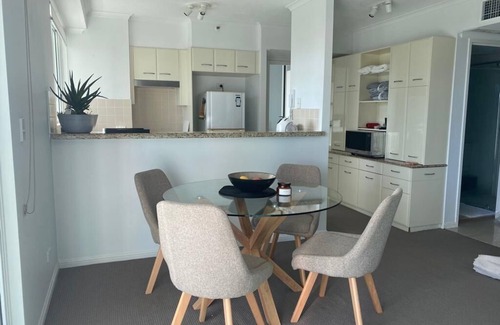 Main Beach Condo | Beach & River Holiday in the Sun with access to extensive apartment facilities!