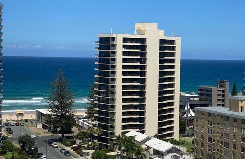 Main Beach Condo | Beach & River Holiday in the Sun with access to extensive apartment facilities!