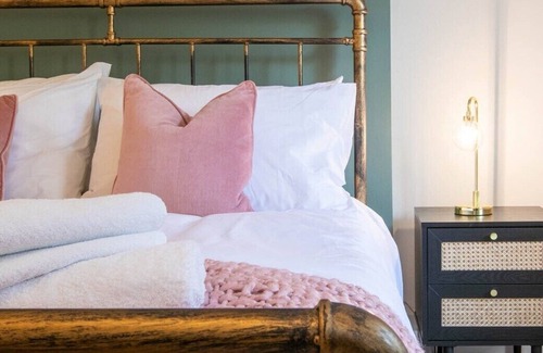 Isle of Thanet Apartment | Beach Treasures Apartment - 2 mins Beach - Garden Terrace