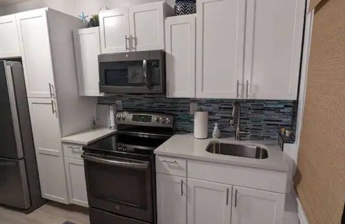 Clarksville Apartment | Beach Vibe close to Museum Row