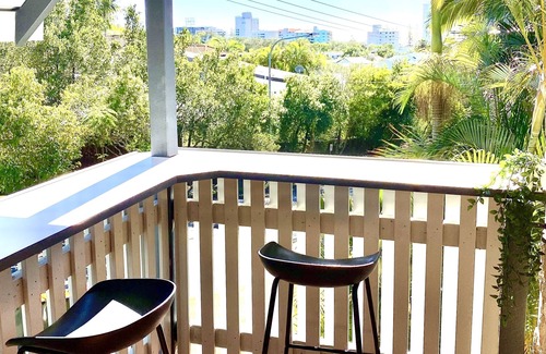 Mooloolaba Apartment | Beach Vibes - "Bisbee at Alex"