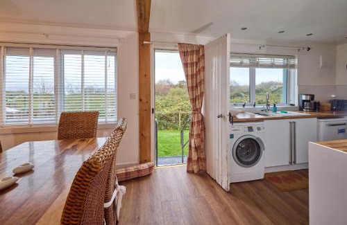 Isle of Gigha House | Beach View Cottage