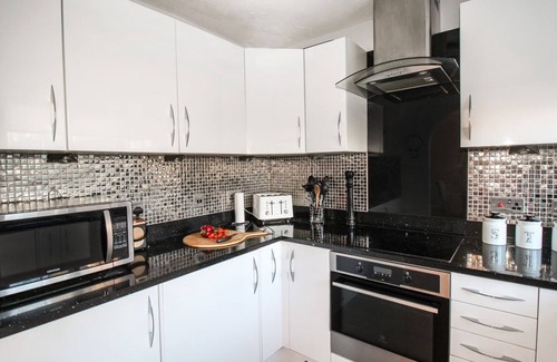 Wyke Regis Cottage | BEACH VIEW HOUSE, family friendly, with a garden in Wyke Regis