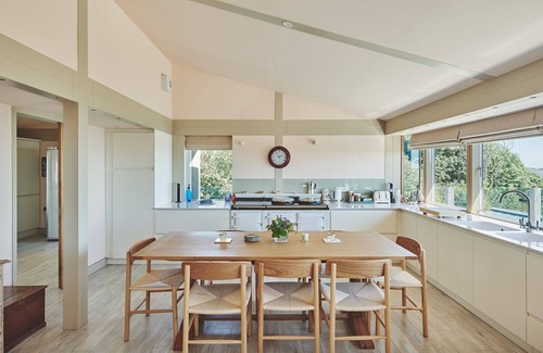 Pembroke Apartment | Beach View - Luxury Cottages