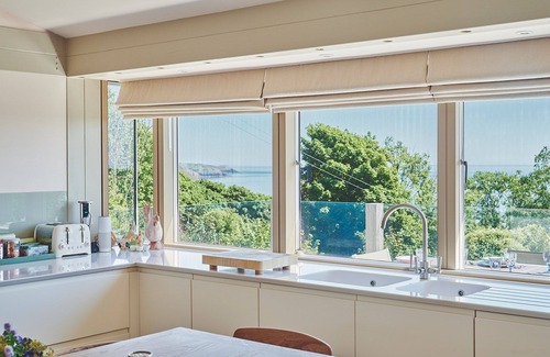 Pembroke Apartment | Beach View - Luxury Cottages