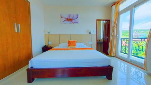 Duong Dong House | Beach views, near to Night Market Victoria vacation house