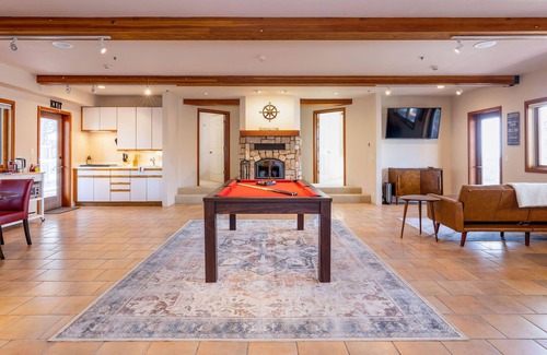 El Granada House | Beach Villa Home - Walk to Beaches, Trails, Restaurants, Activities & more