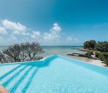 Grand Gaube Villa | BEACH VILLA ROCCA
