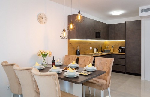 Okrug Gornji Apartment | Beach Villa Valentina