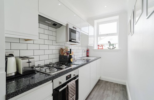 Spittal Apartment | Beach Way, stylish apartment close to the beach