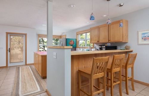 Shorepine Village House | Beachcomber Cottage just steps to the beach.