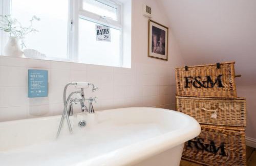 Swalecliffe House | Beachcombers