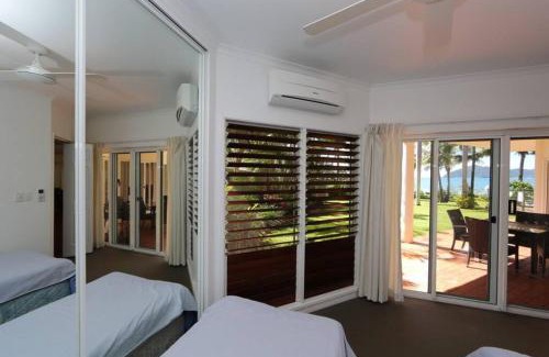 Wongaling Beach Apartment | Beaches No 4 - Absolute Beachfront