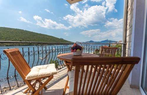 Bigovo Apartment | Beachfront 1 BR Apartment With Sea View