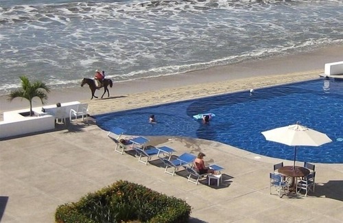 Bucerias Condo | Beachfront 2 BR/2 BA Condo Del Mar with Pool at Colibri!