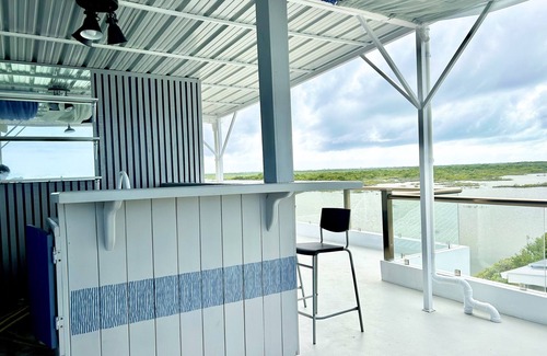 San Pedro Villa | Beachfront 3 Beds w/Kitchen/Pool/Breakfast